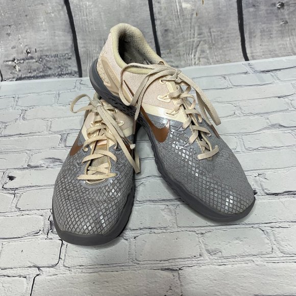 Nike Shoes - Women's Nike Metcon Strength Training Workout 4 XD MTLC Shoes Pink Grey White